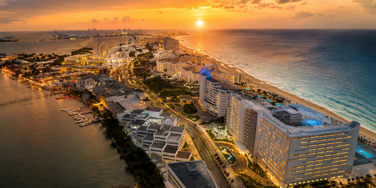 Cancun Hotel Zone beach visual for central all-inclusive comparison