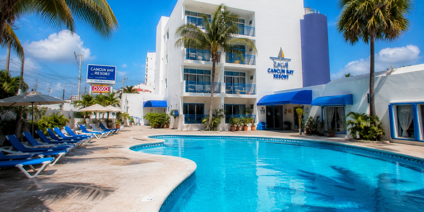 Невеликий вигідний готель біля Punta Cancun у Hotel Zone