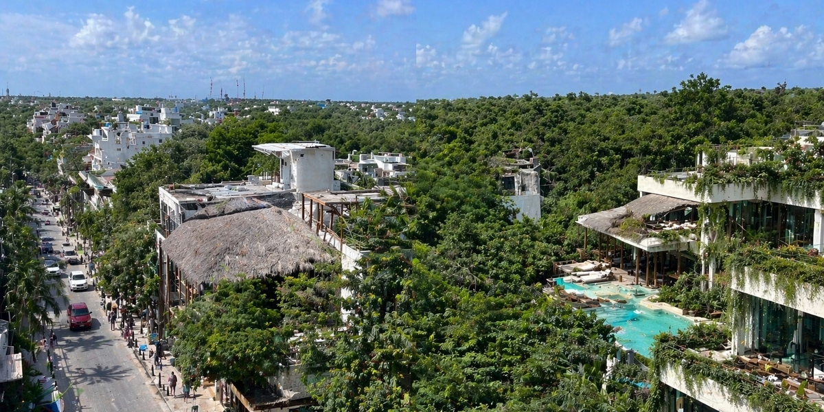 Aldea Zama у Tulum з тихішими вулицями і сучасними будівлями